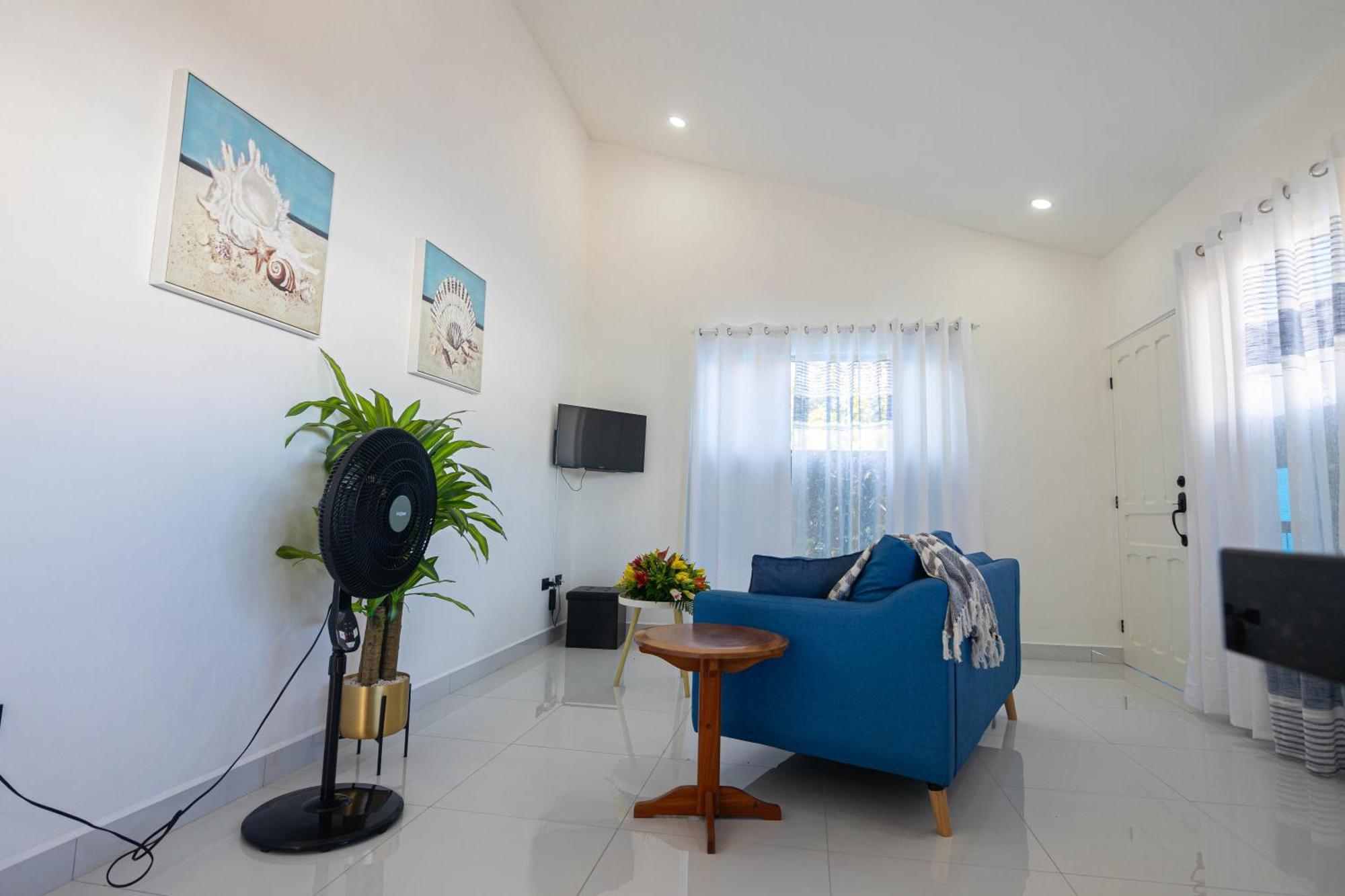 Apartamentos Cristal Quepos Exterior photo