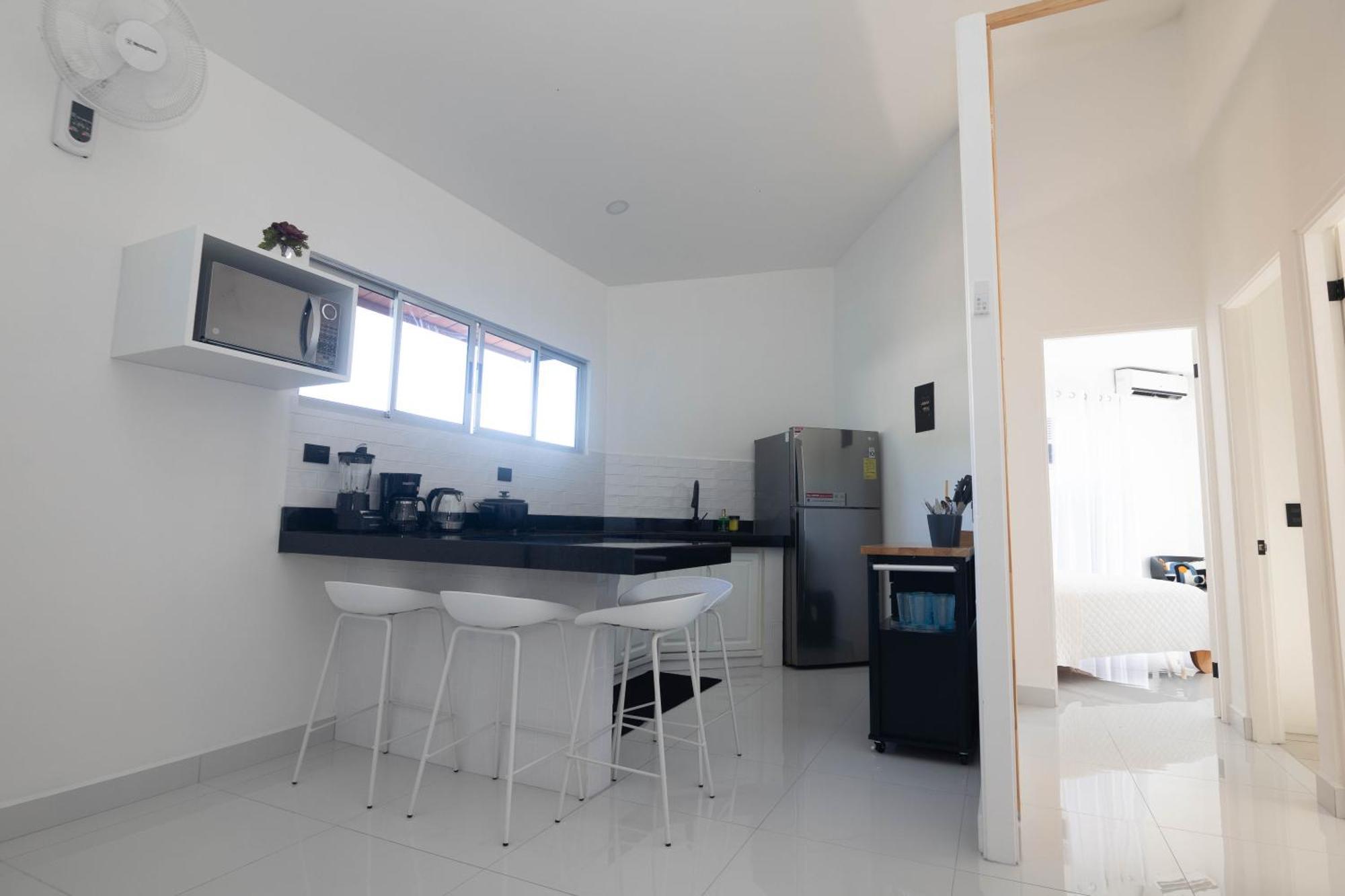 Apartamentos Cristal Quepos Exterior photo