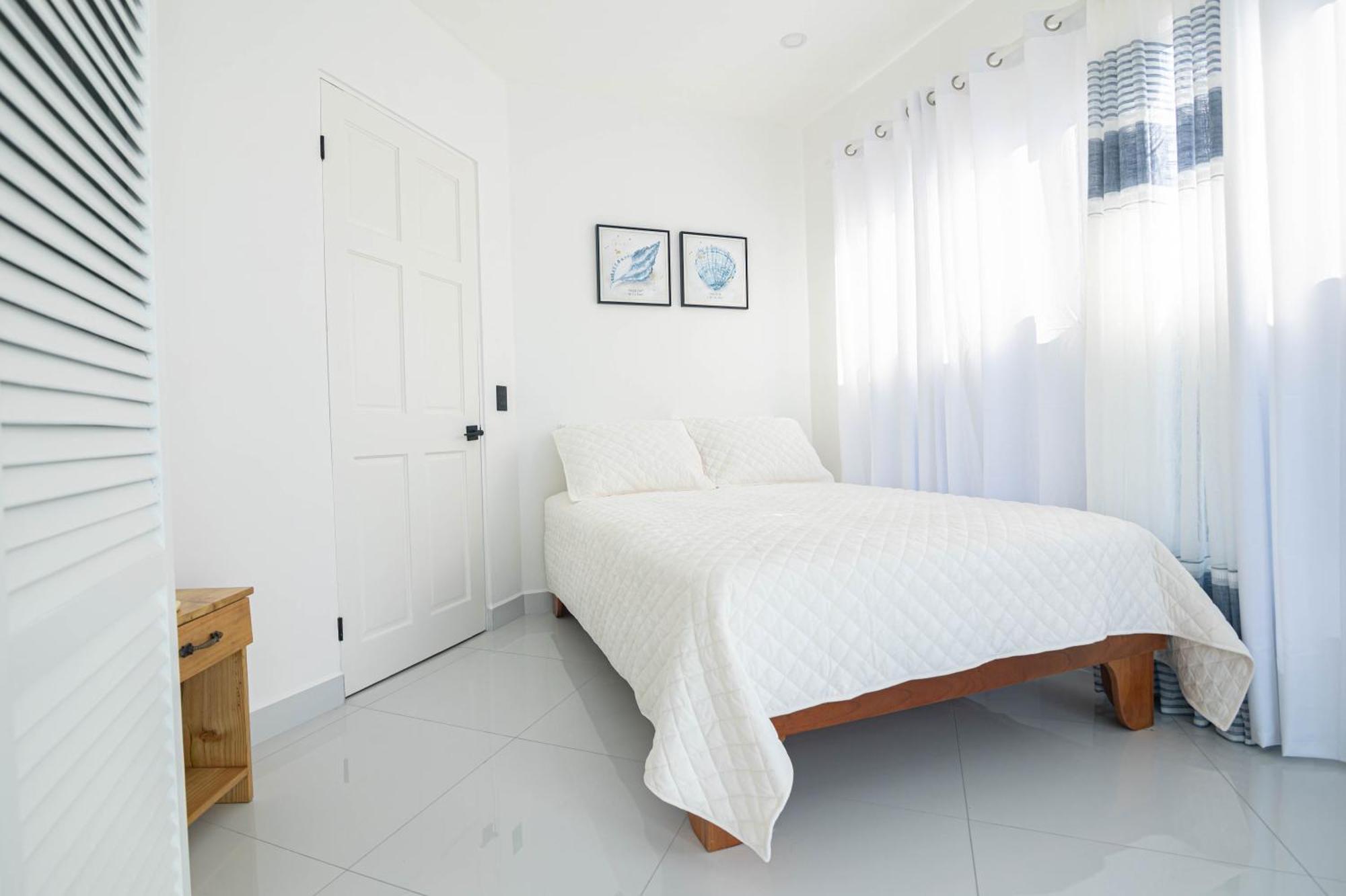 Apartamentos Cristal Quepos Exterior photo