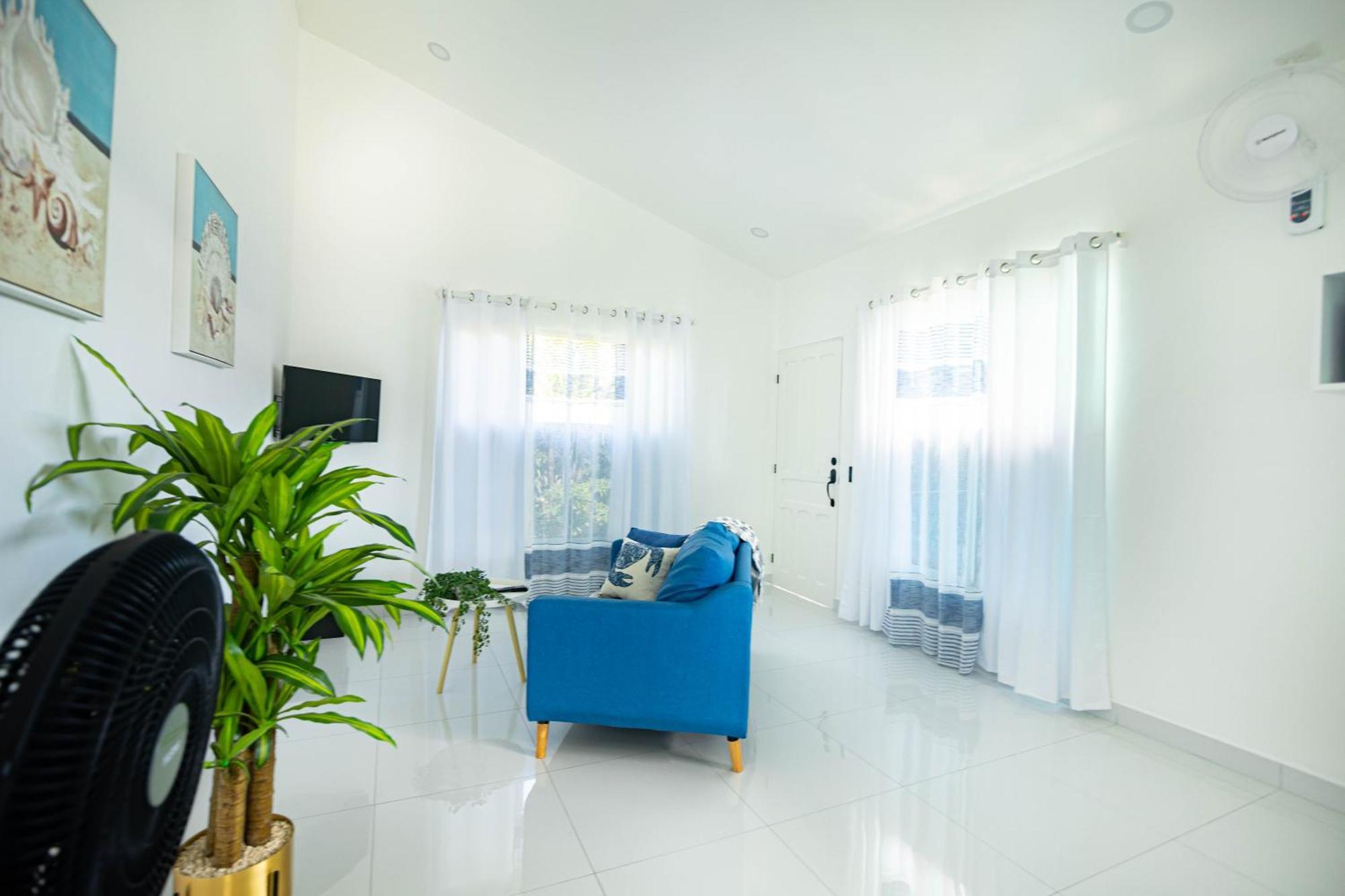 Apartamentos Cristal Quepos Exterior photo