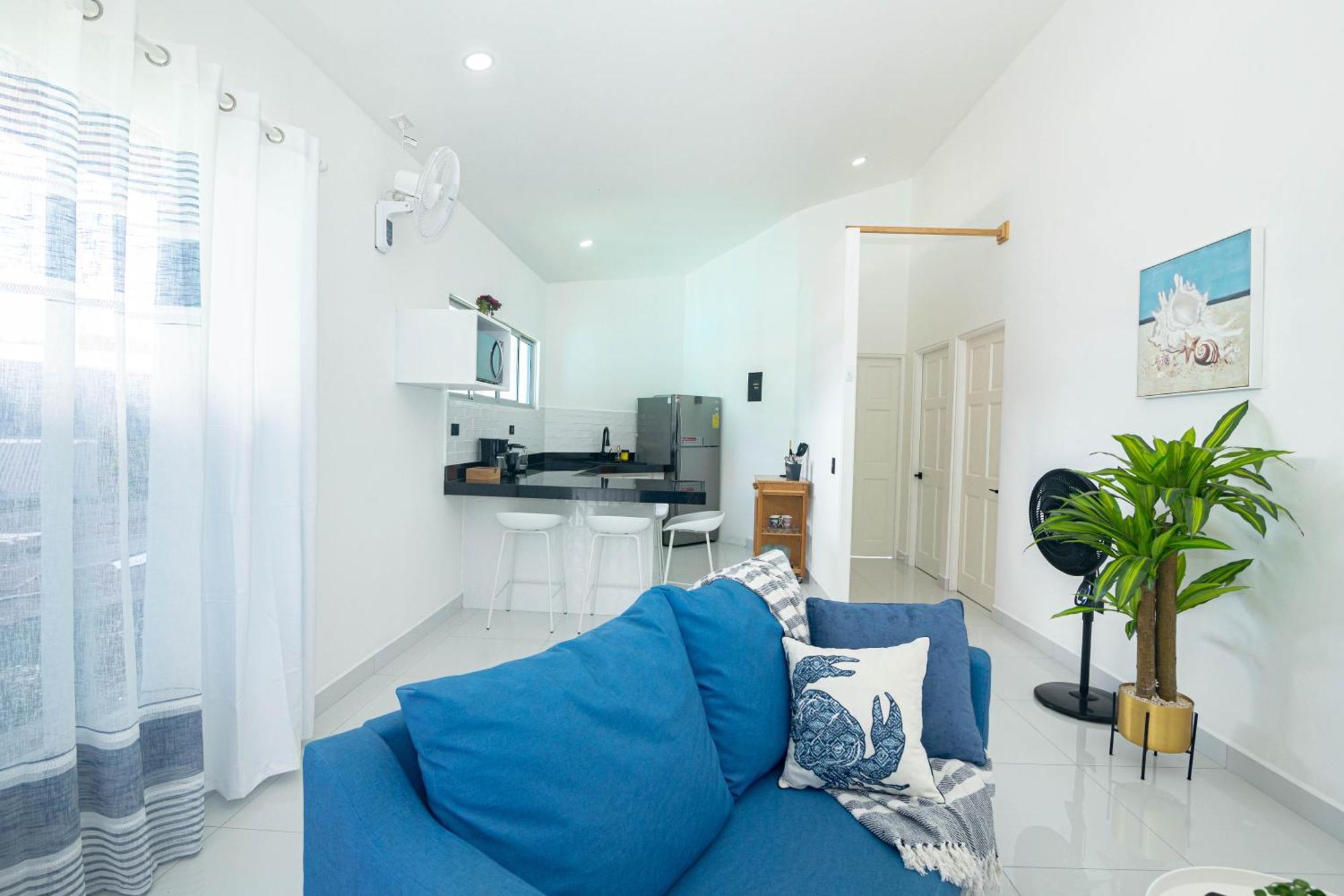 Apartamentos Cristal Quepos Exterior photo